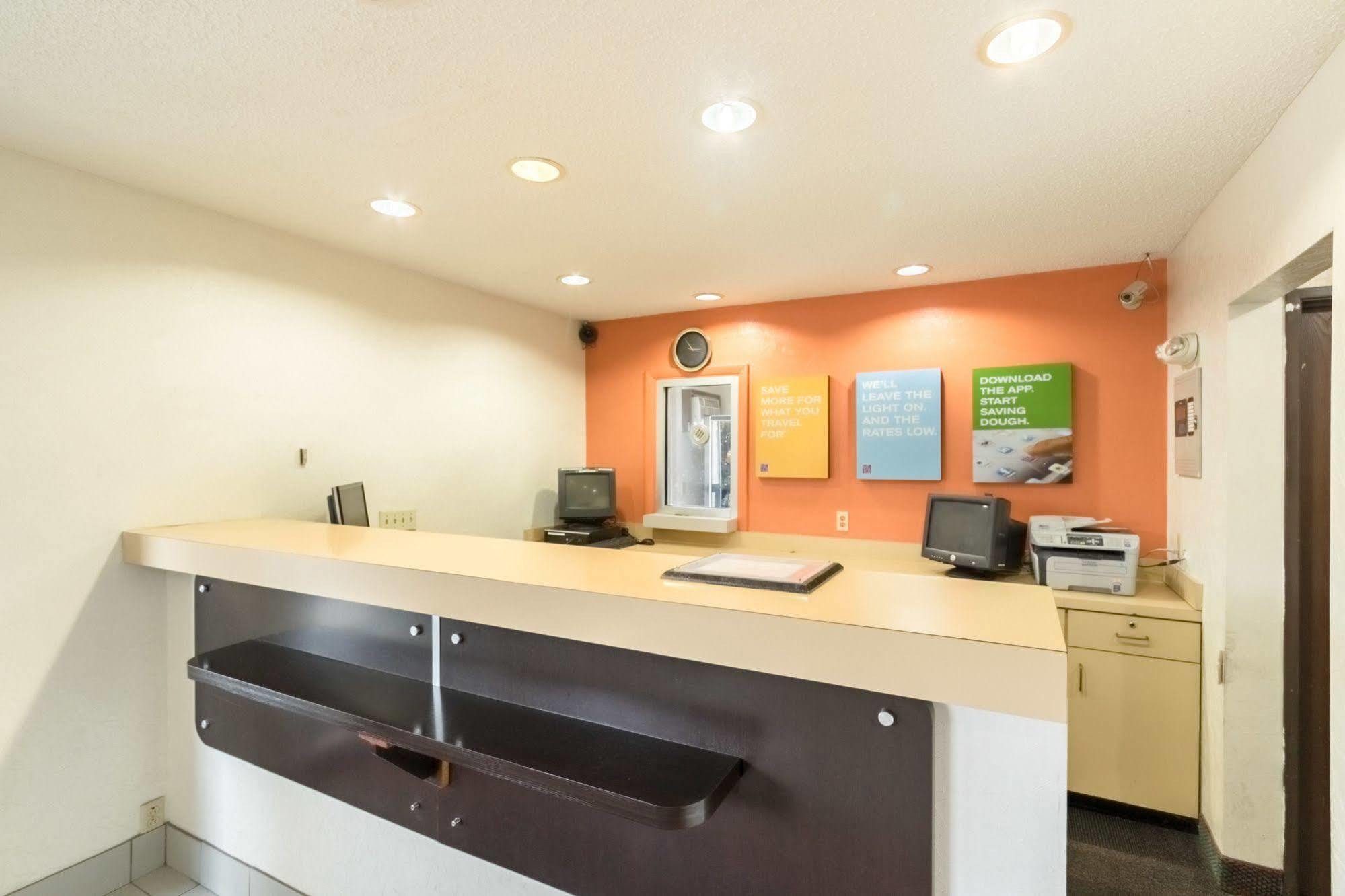6-crawfordsville, In Hotel 2*