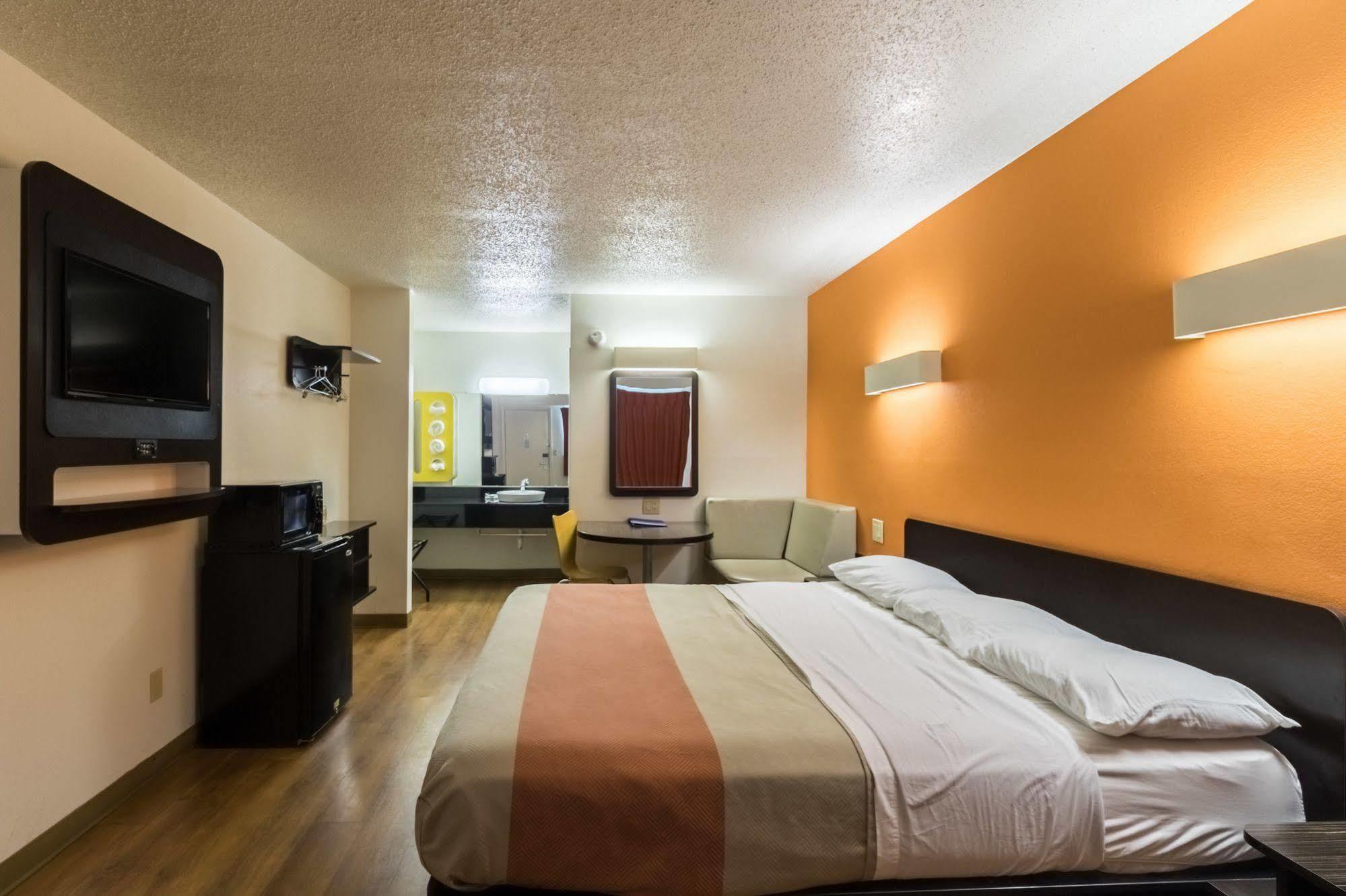 Hotel 6-crawfordsville, In