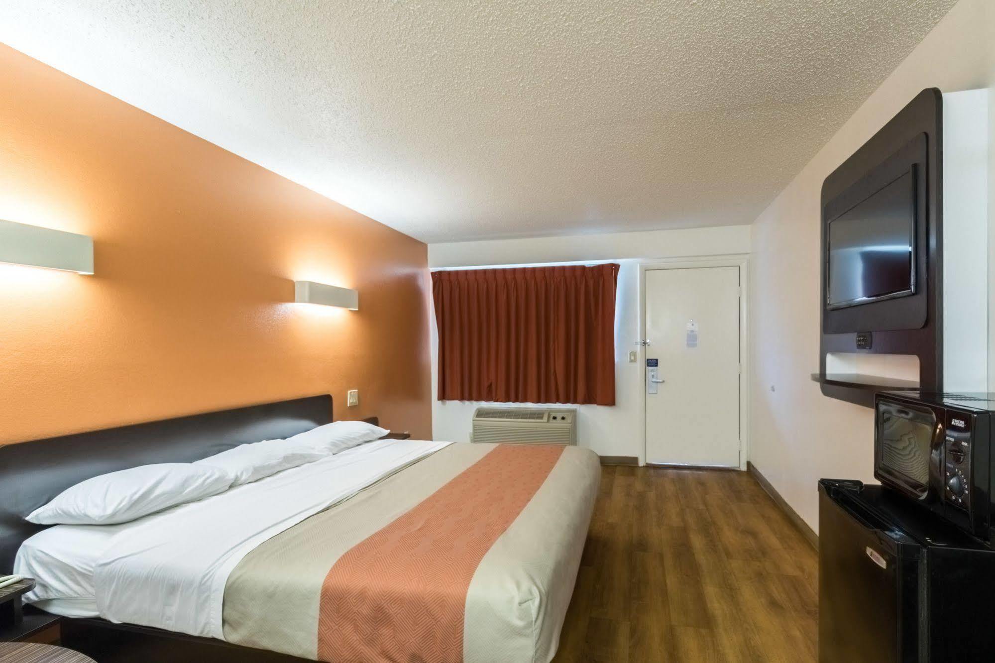 6-crawfordsville, In Hotel 2*