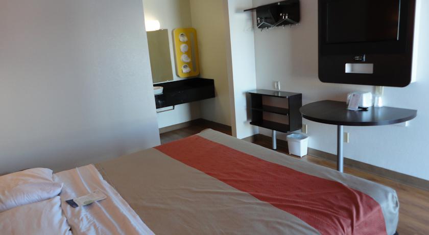 6-crawfordsville, In Hotel 2*